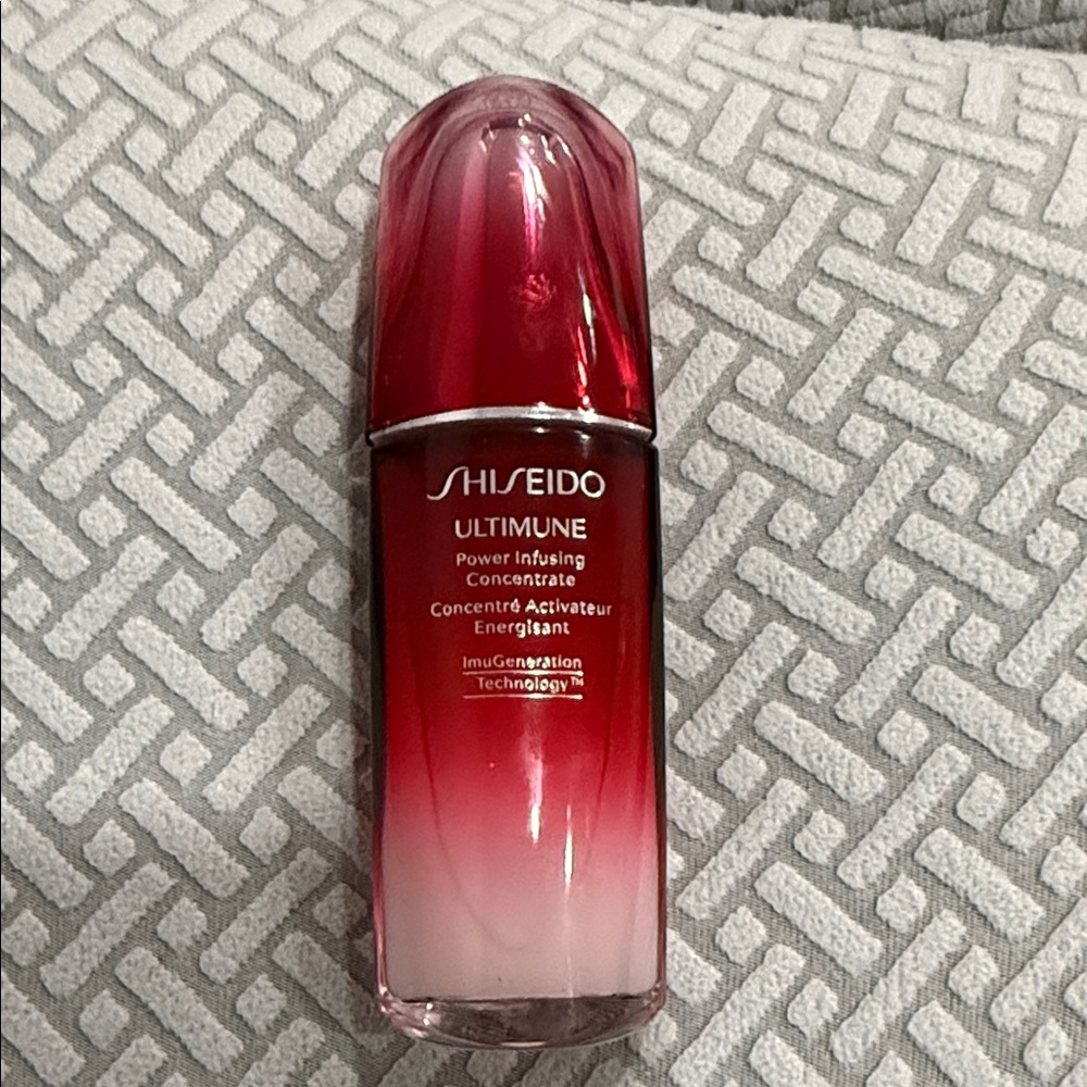 Shiseido Ultimune Power Infusing Concentrate - Gradient Red 2.5oz